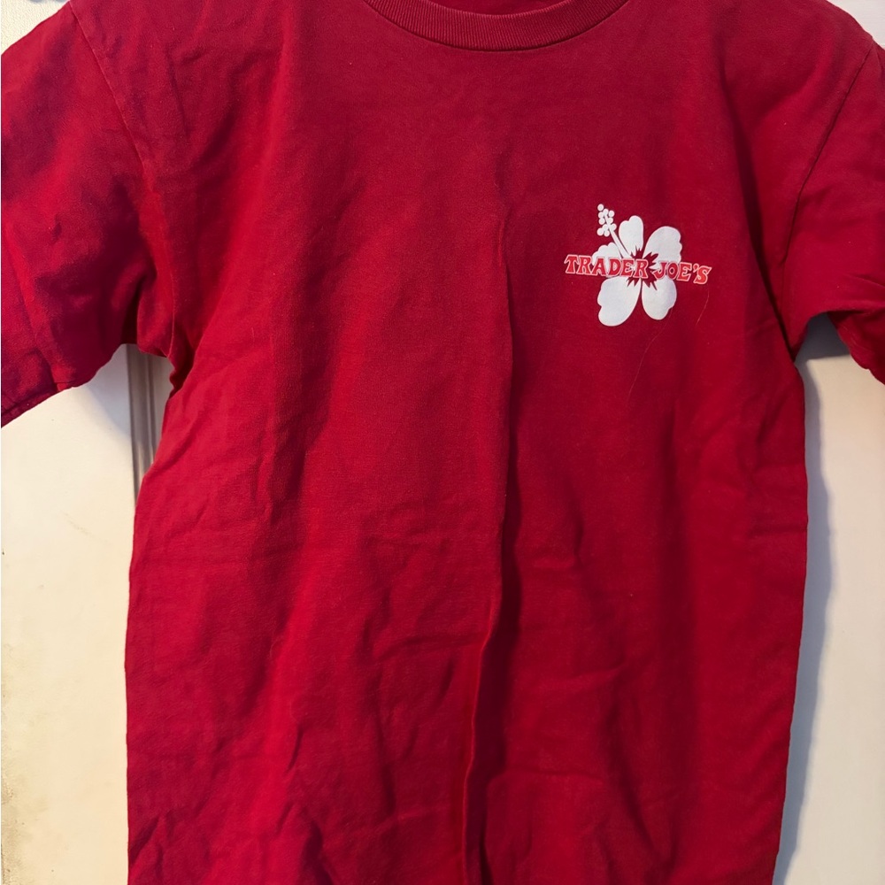 Trader Joe's Women's Red Short Sleeve Tee